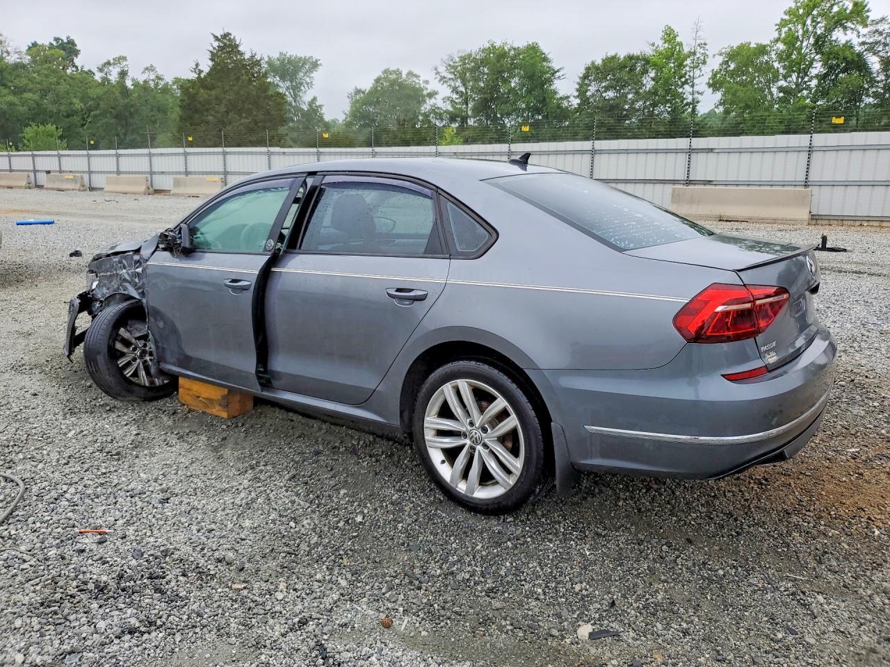 2019 VOLKSWAGEN Passat