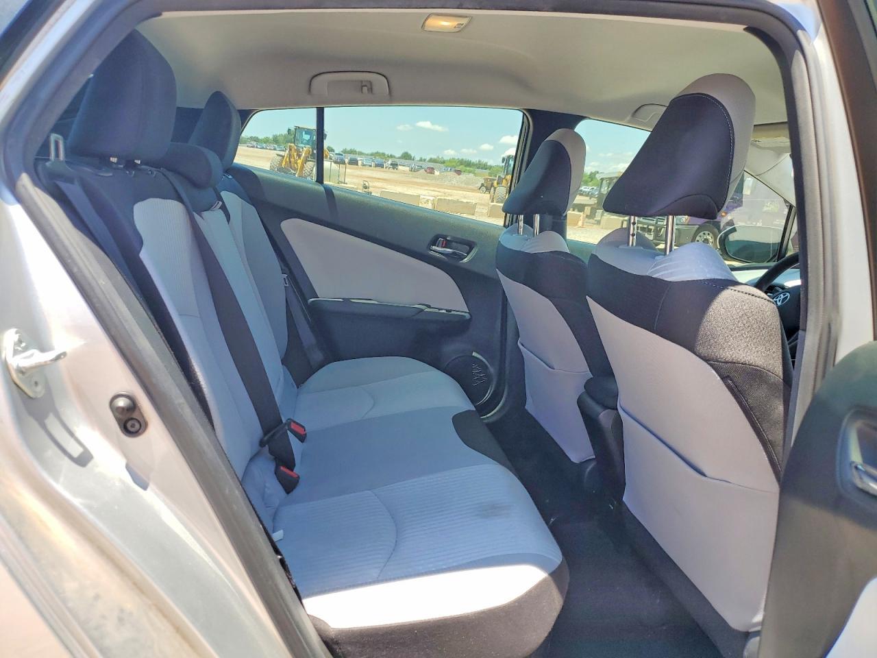2016 TOYOTA PRIUS