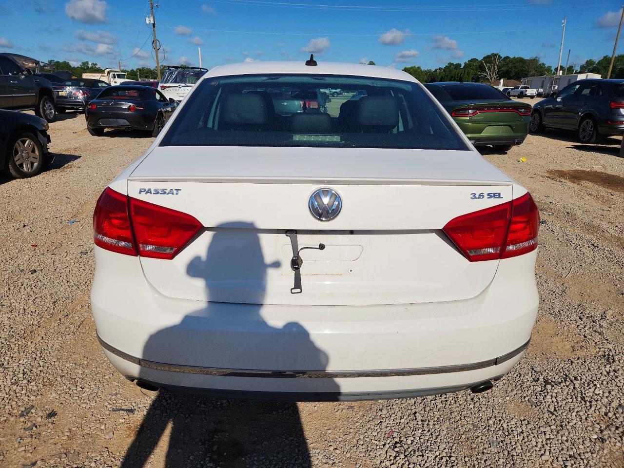 2012 VOLKSWAGEN Passat