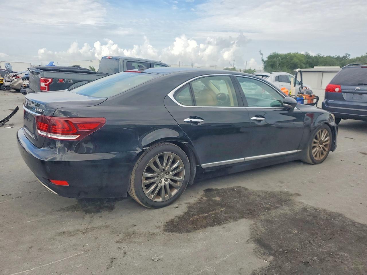 2013 LEXUS LS 460
