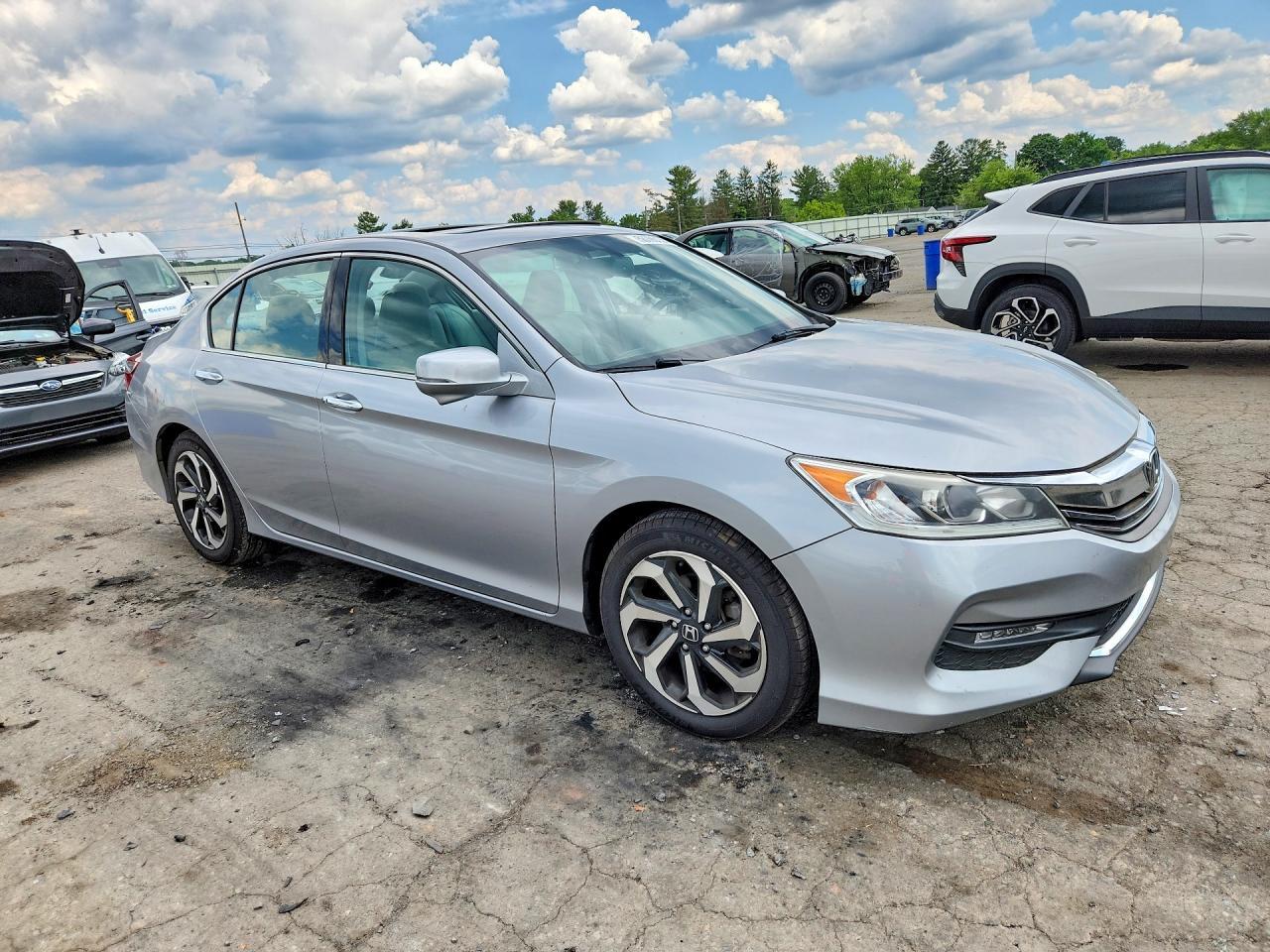 2017 HONDA ACCORD