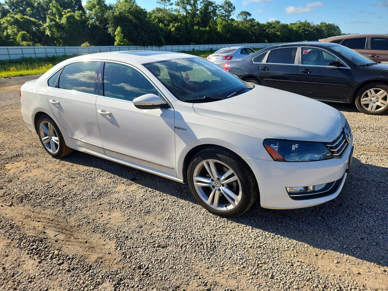 2012 VOLKSWAGEN Passat