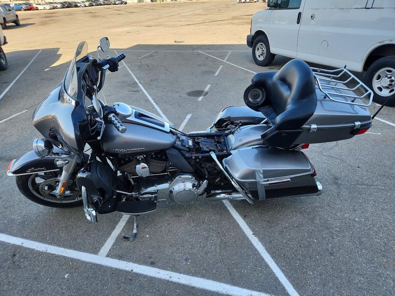 2016 HARLEY-DAVIDSON FLHTKL