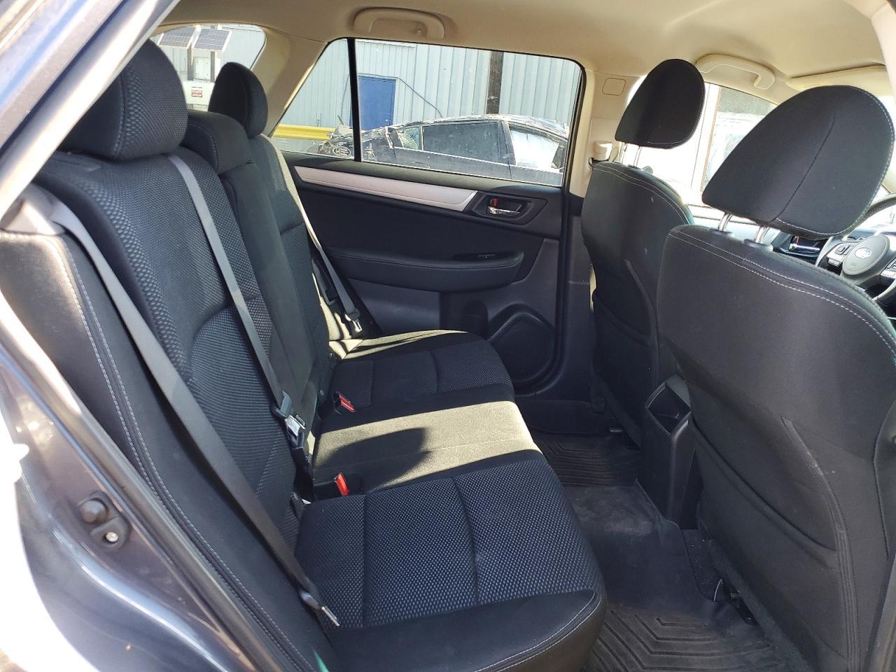 2017 SUBARU Outback