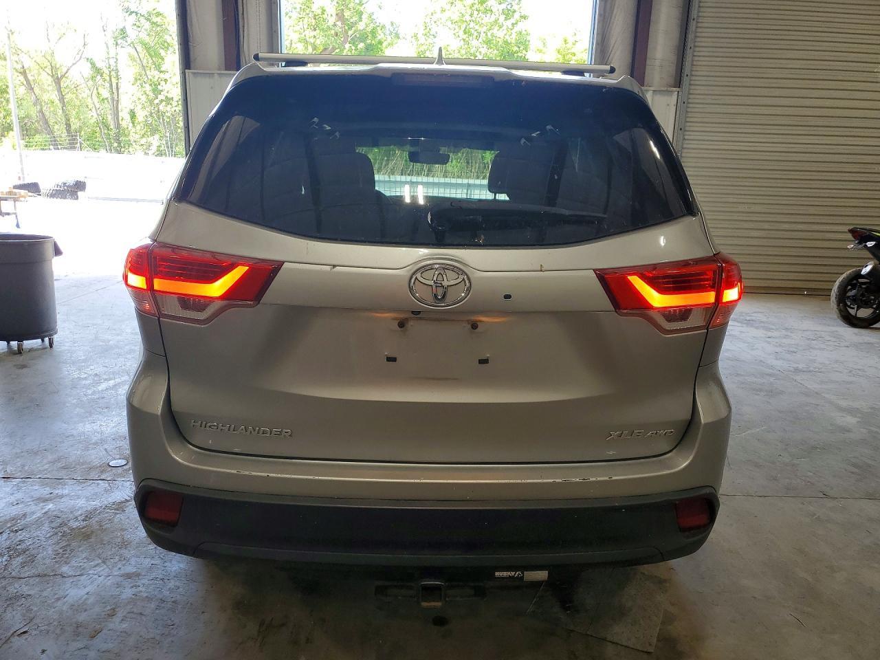 2018 TOYOTA HIGHLANDER
