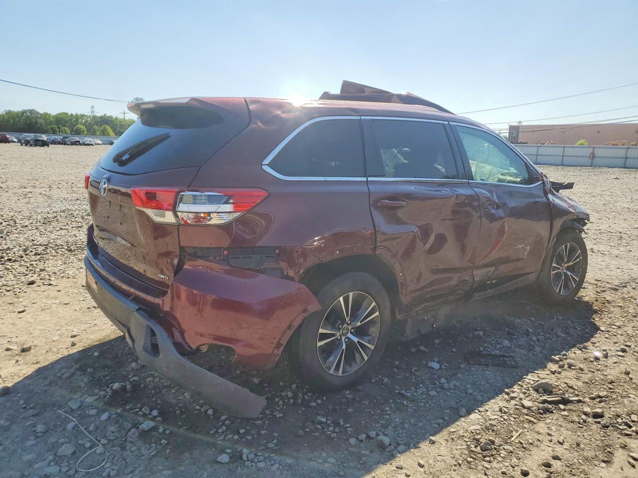 2017 TOYOTA HIGHLANDER