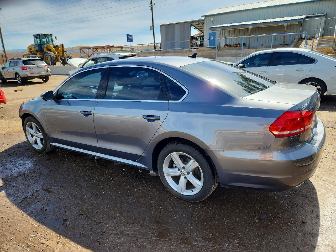 2012 VOLKSWAGEN Passat