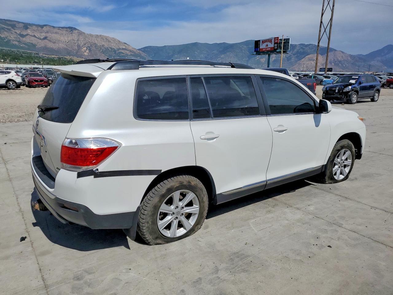 2013 TOYOTA HIGHLANDER