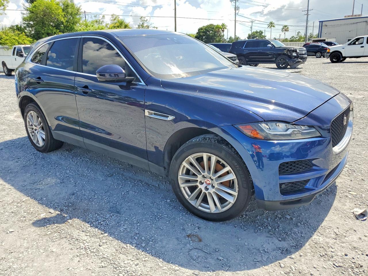 2018 JAGUAR F-Pace
