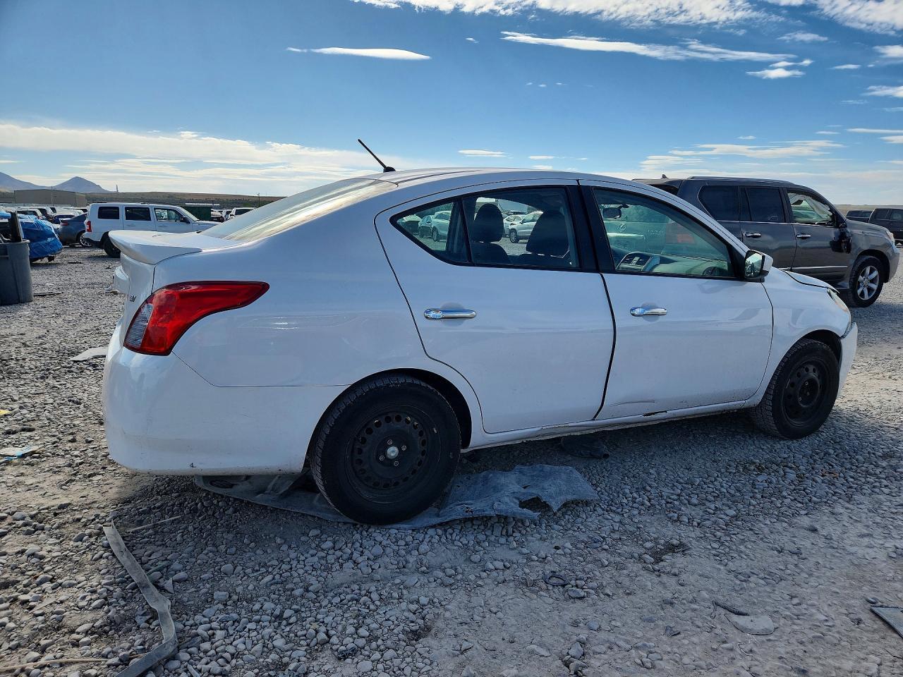 2018 NISSAN VERSA