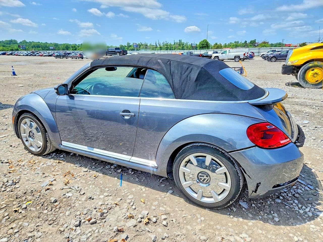 2013 VOLKSWAGEN Beetle