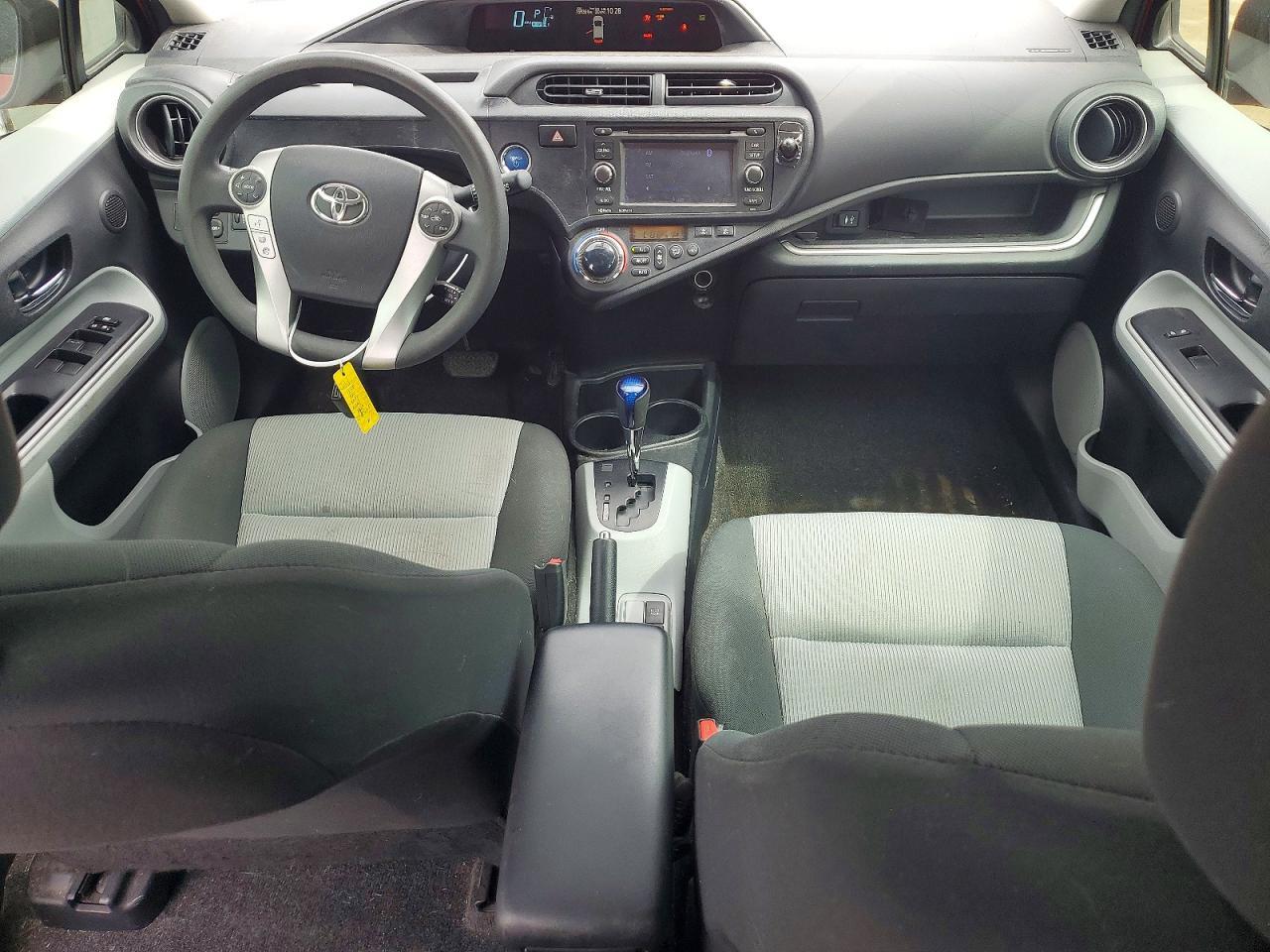 2014 TOYOTA Prius c