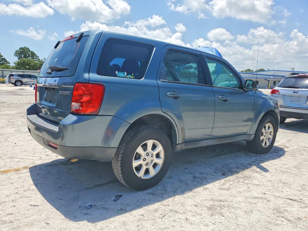 2011 MAZDA Tribute