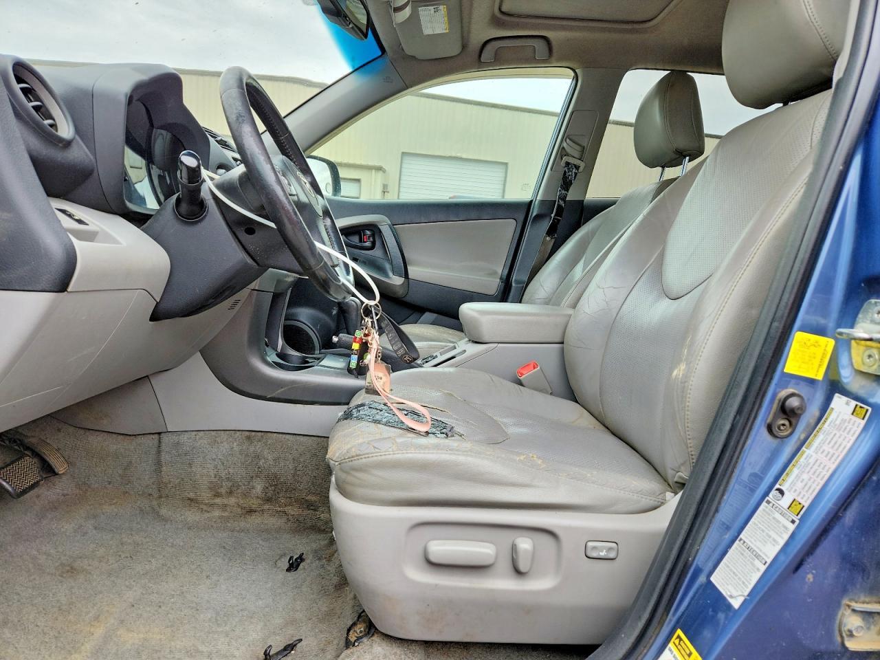 2011 TOYOTA RAV4