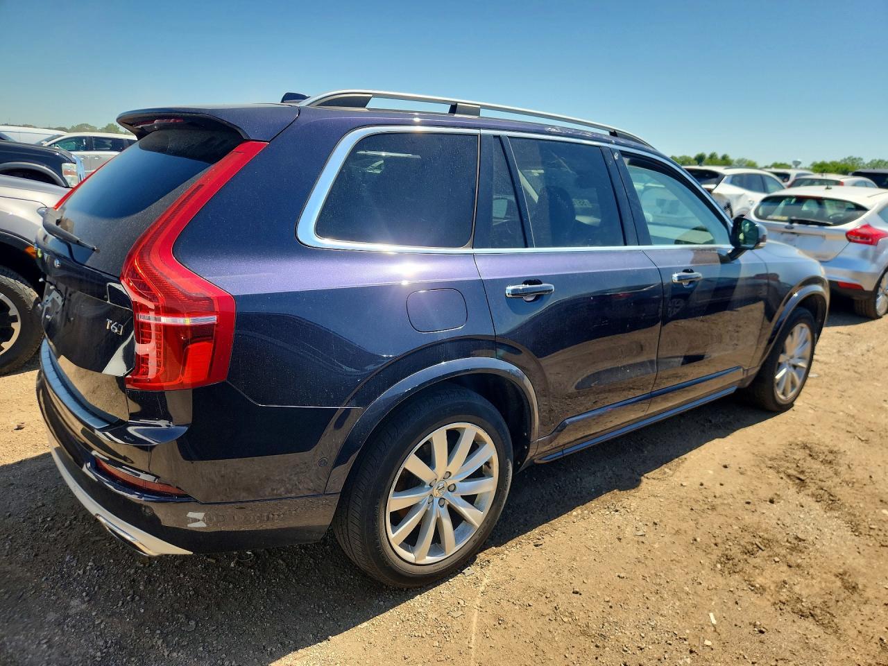 2016 VOLVO XC90