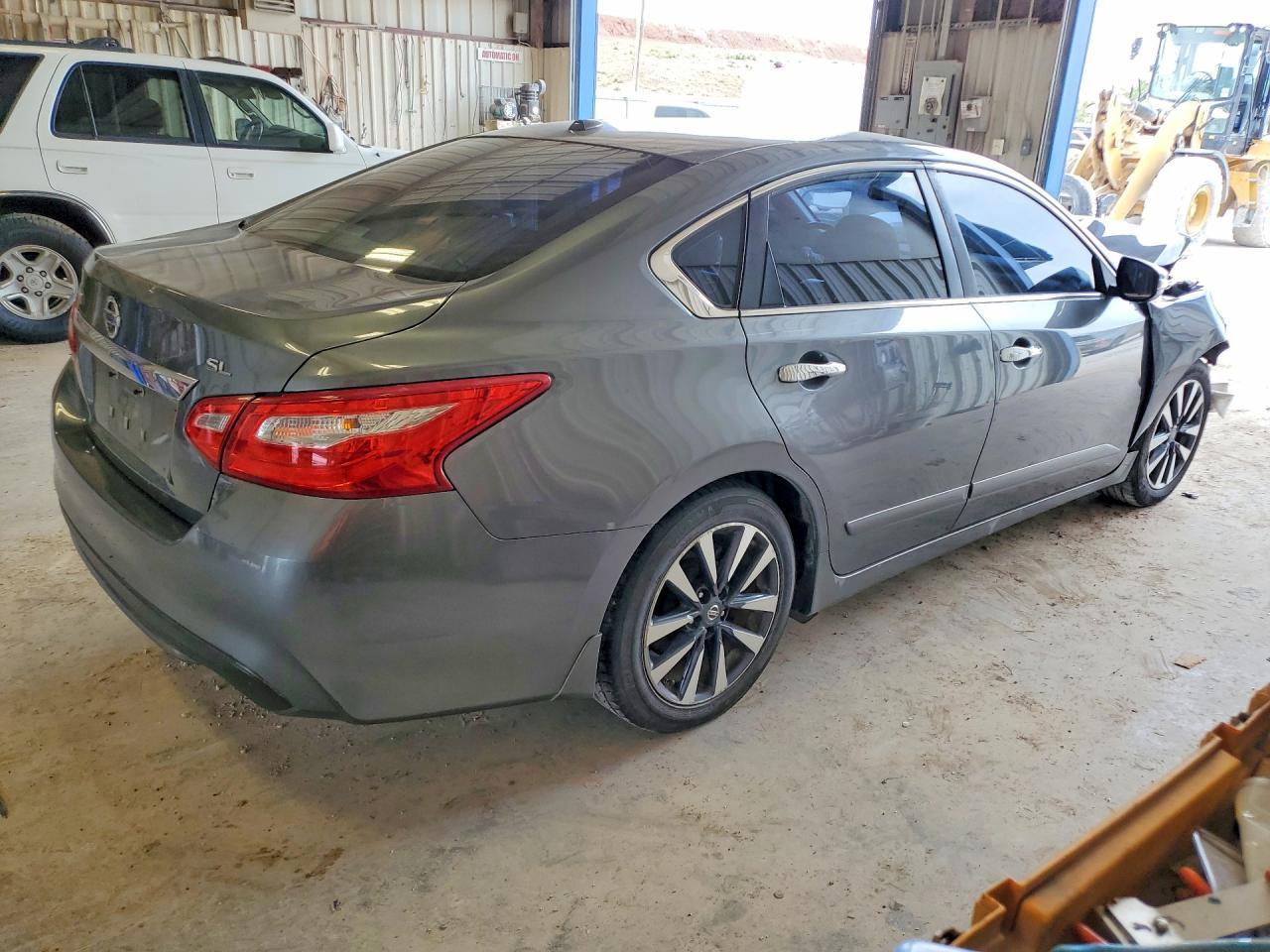 2017 NISSAN ALTIMA