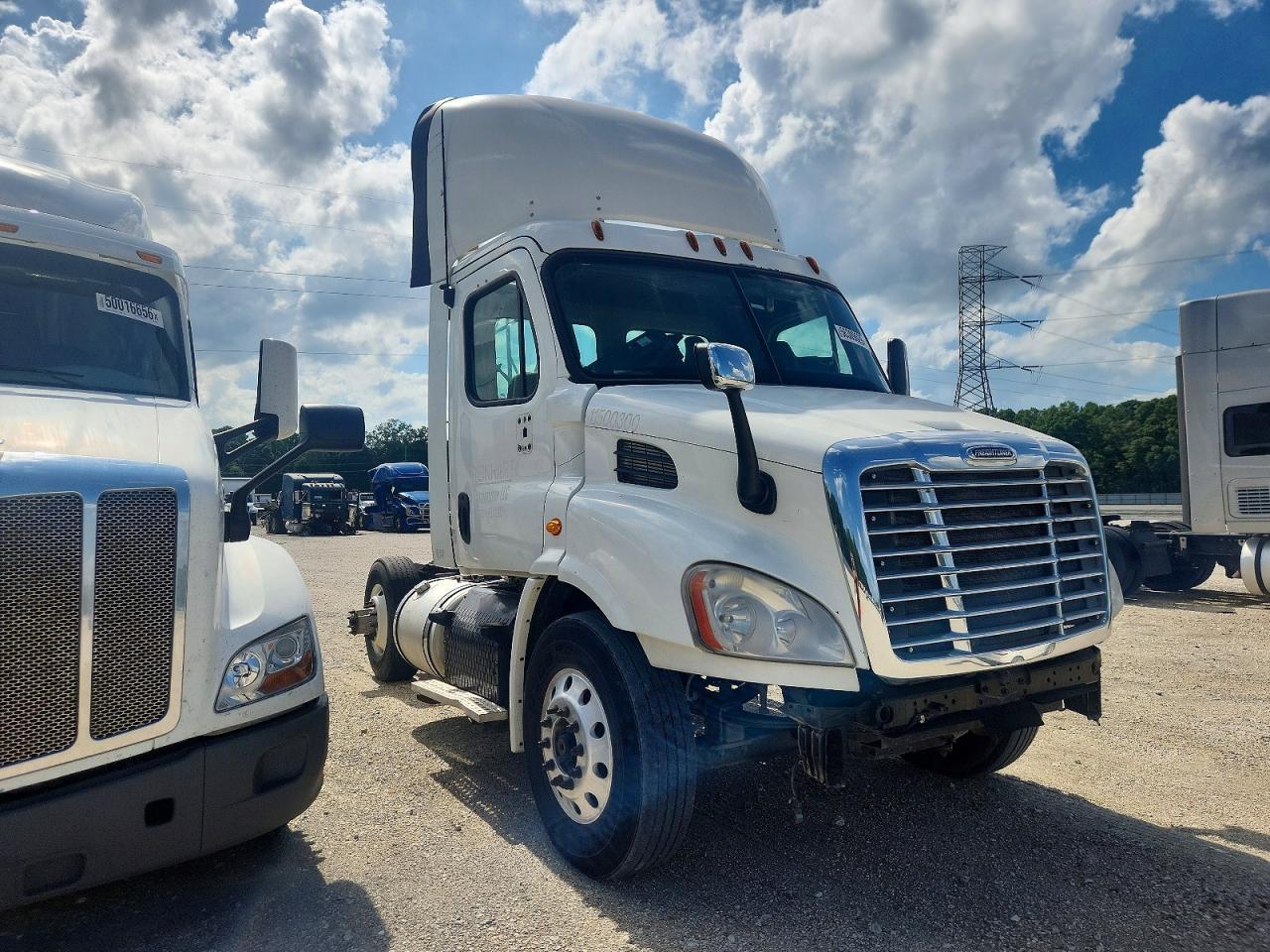 2015 FREIGHTLINER CASCADIA