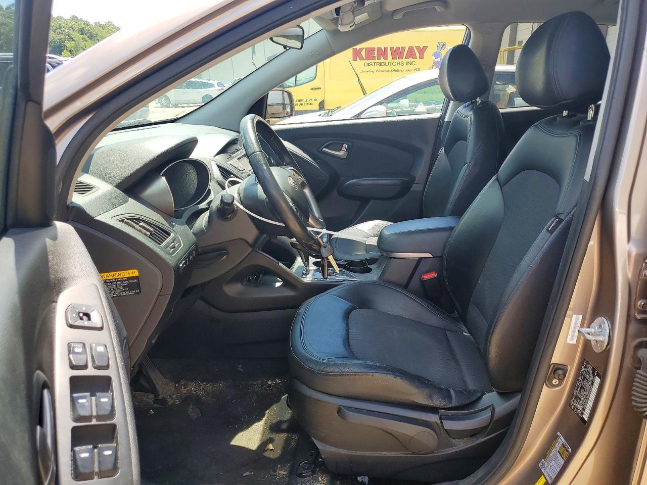 2011 HYUNDAI TUCSON