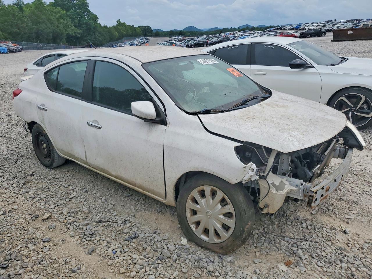 2019 NISSAN VERSA