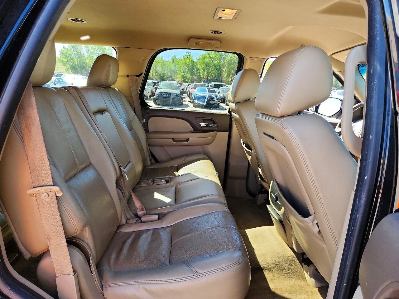 2011 CHEVROLET Tahoe