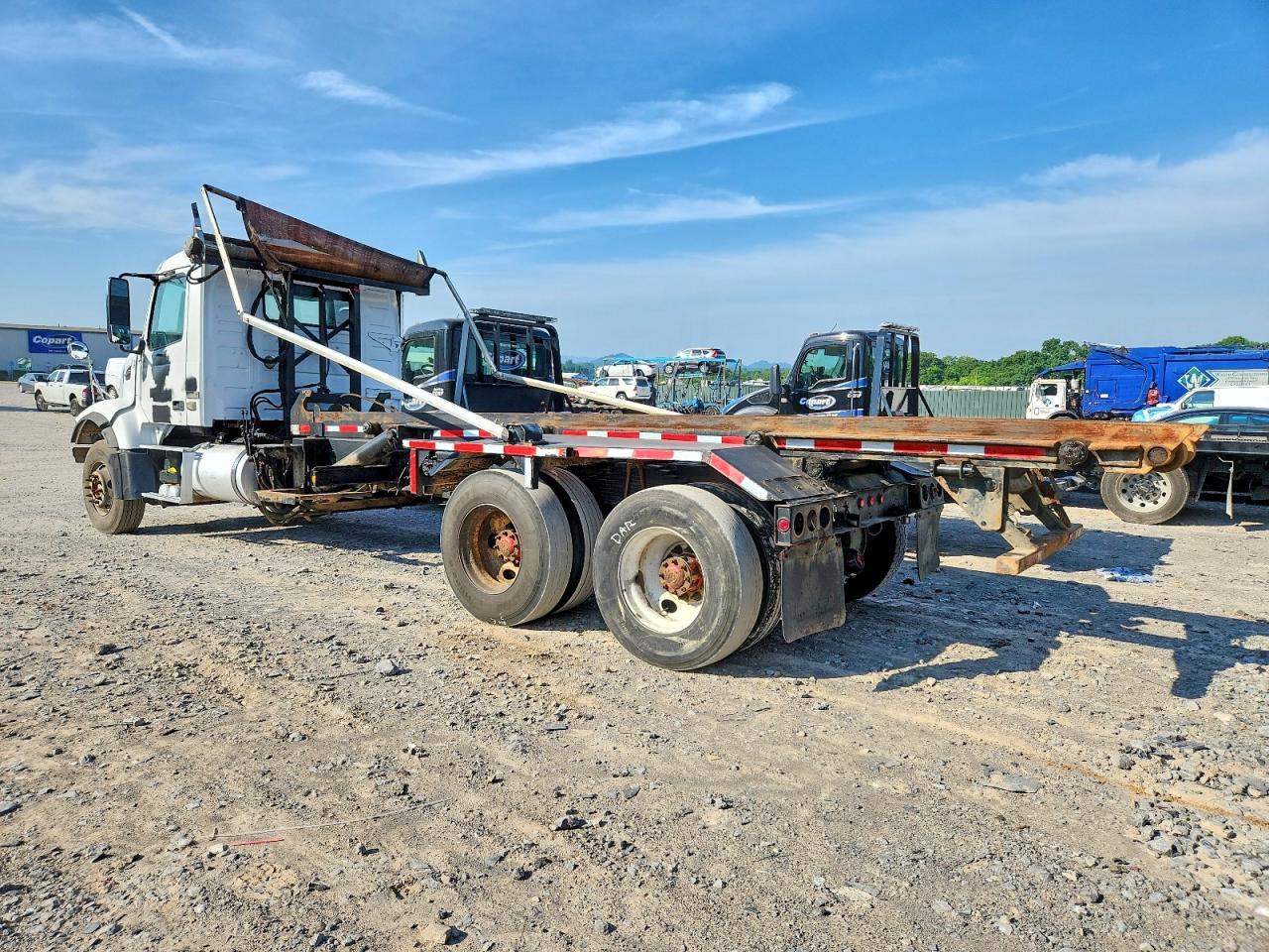 2009 VOLVO VHD