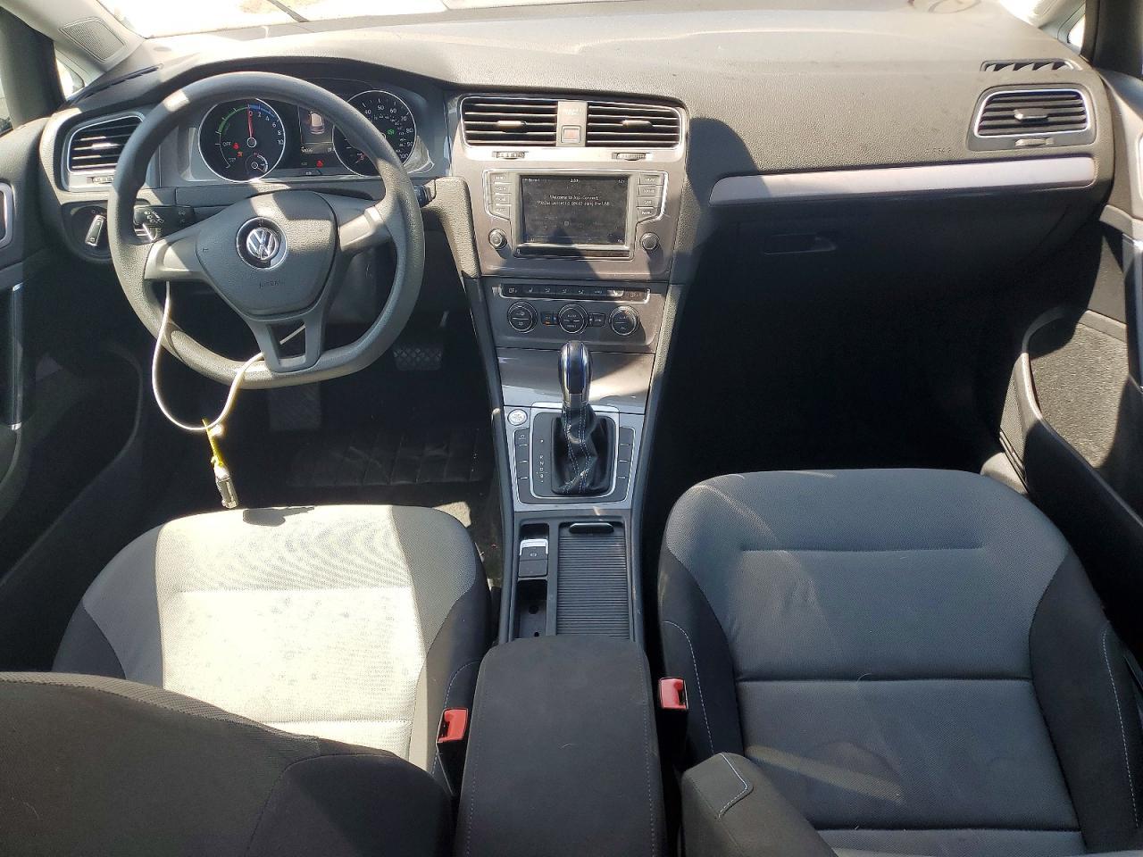 2016 VOLKSWAGEN e-Golf