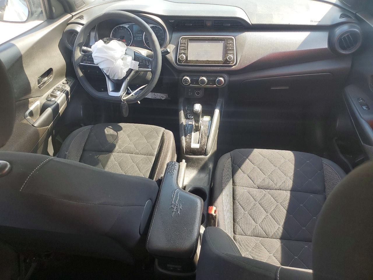 2020 NISSAN KICKS