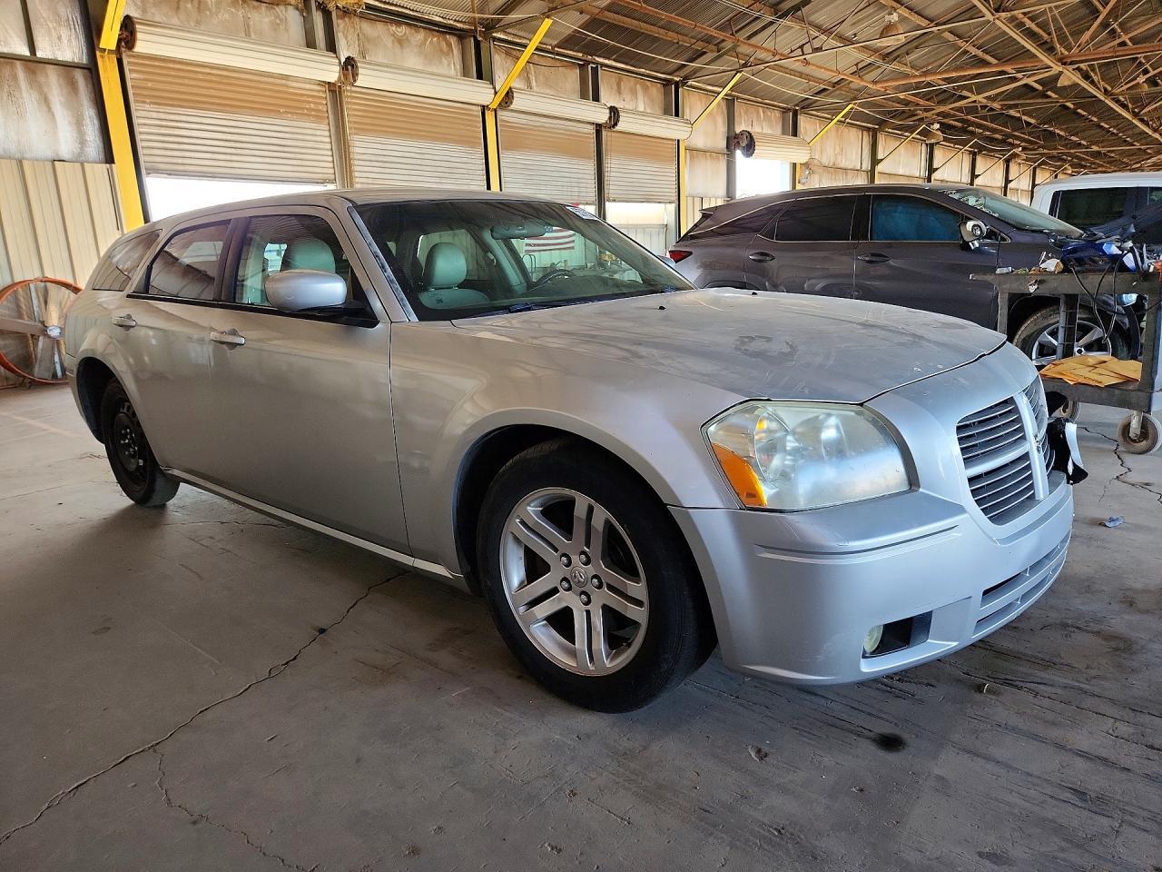 2005 DODGE MAGNUM