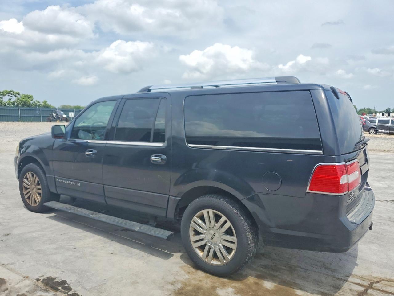 2010 LINCOLN Navigator