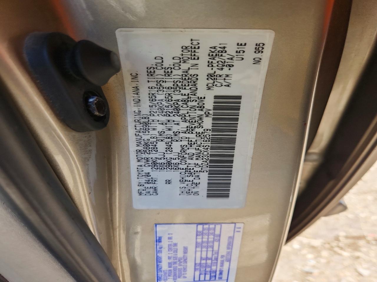 2004 TOYOTA SIENNA