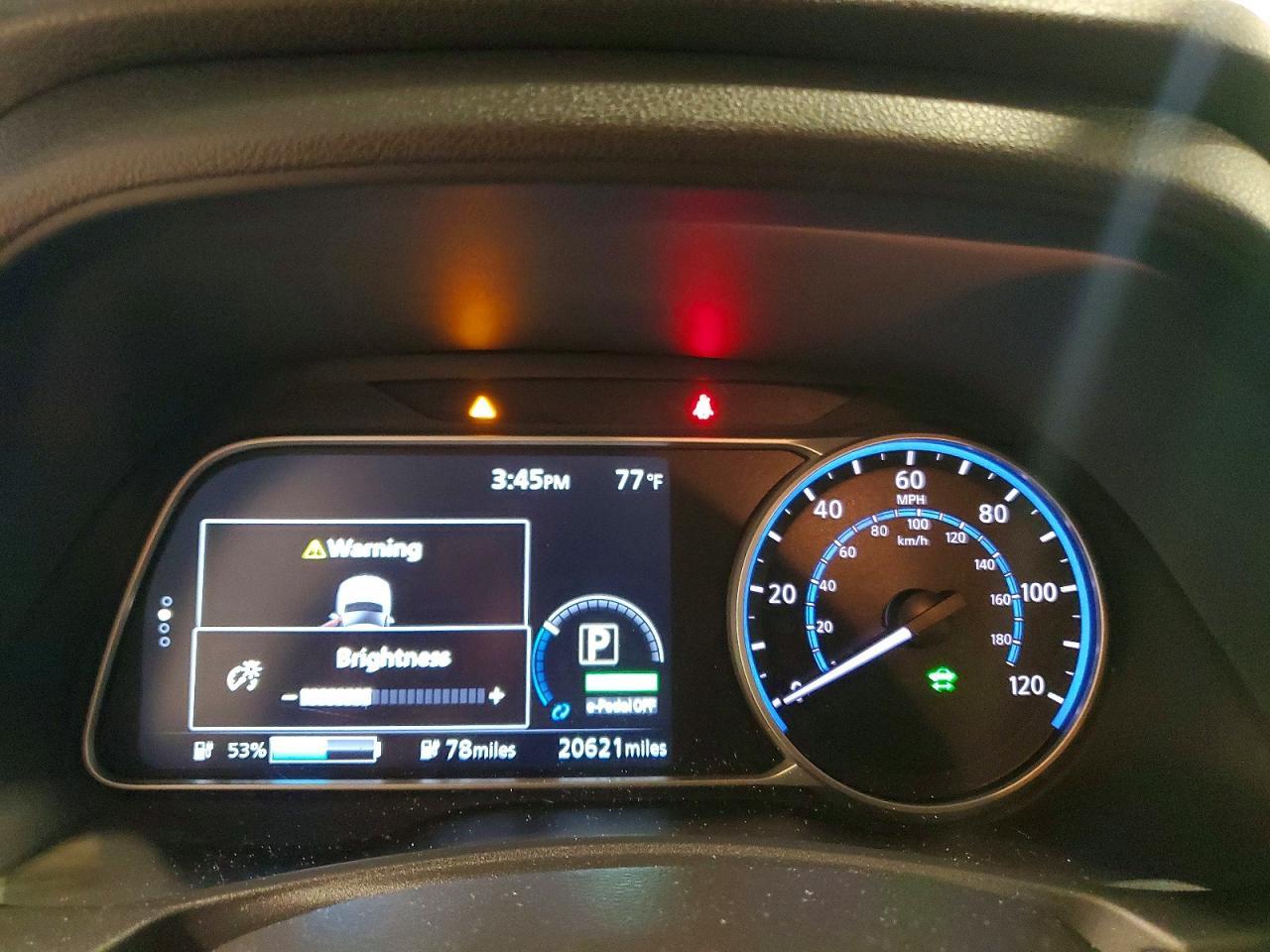 2022 NISSAN LEAF