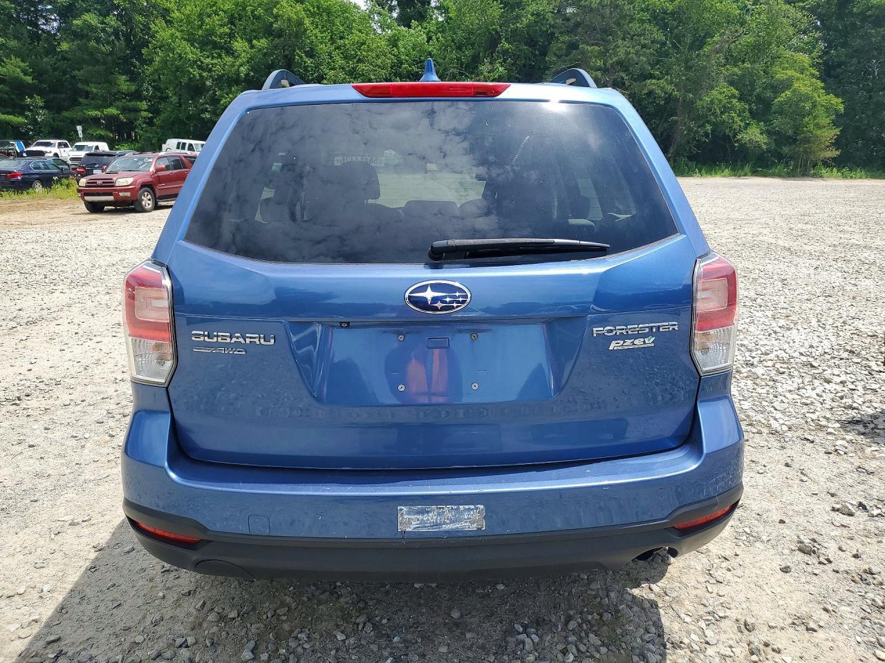 2017 SUBARU FORESTER