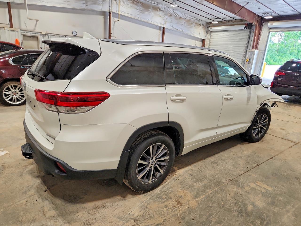 2017 TOYOTA HIGHLANDER