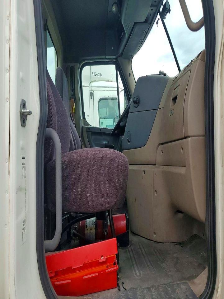 2018 FREIGHTLINER Cascadia 113