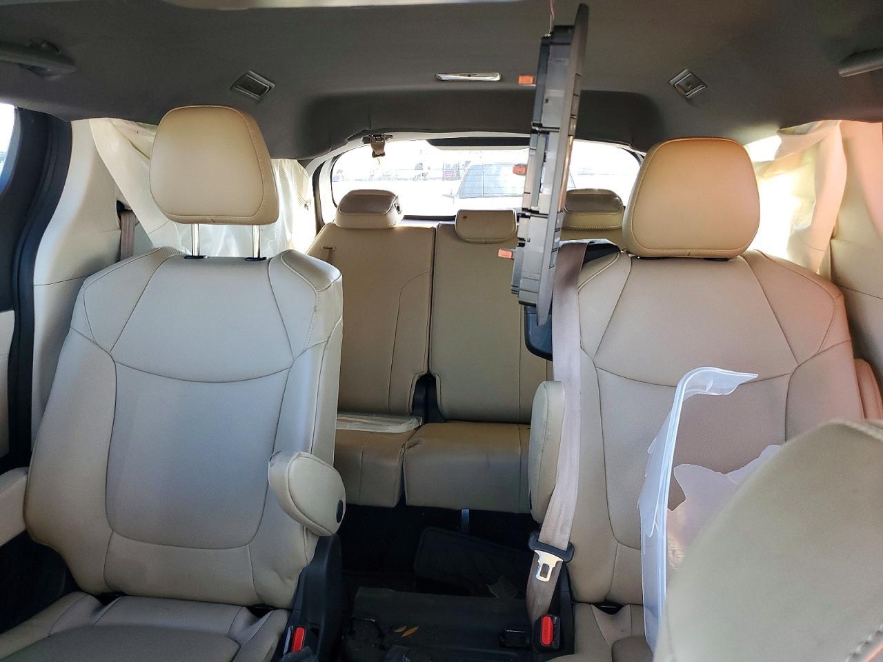 2021 TOYOTA SIENNA