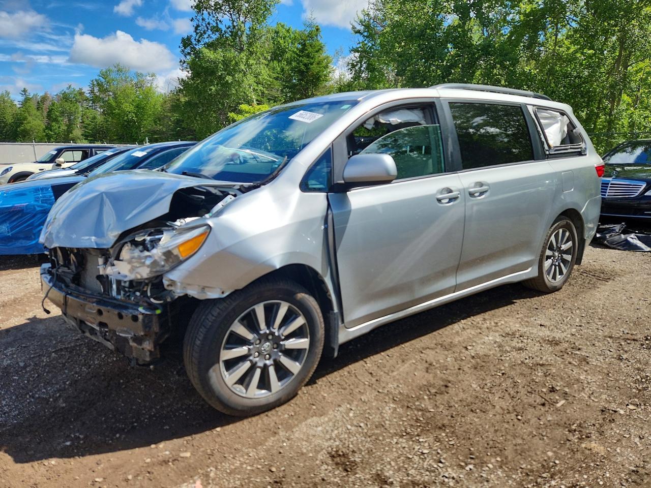 2019 TOYOTA SIENNA