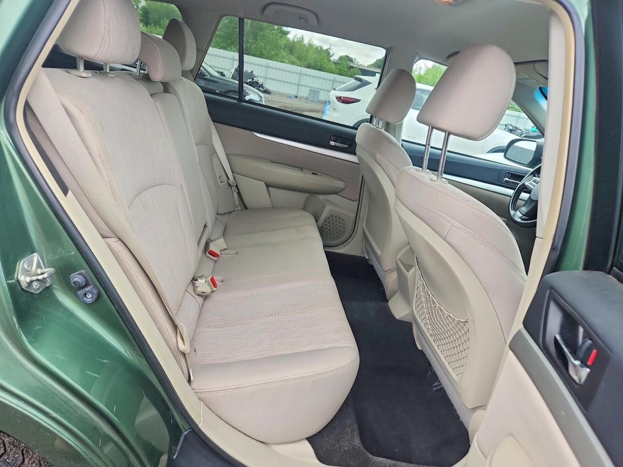 2013 SUBARU Outback