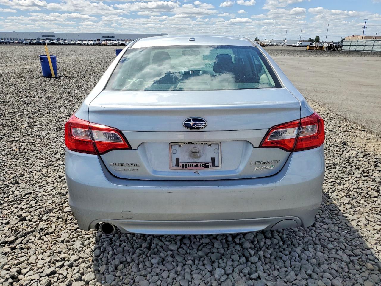 2015 SUBARU Legacy