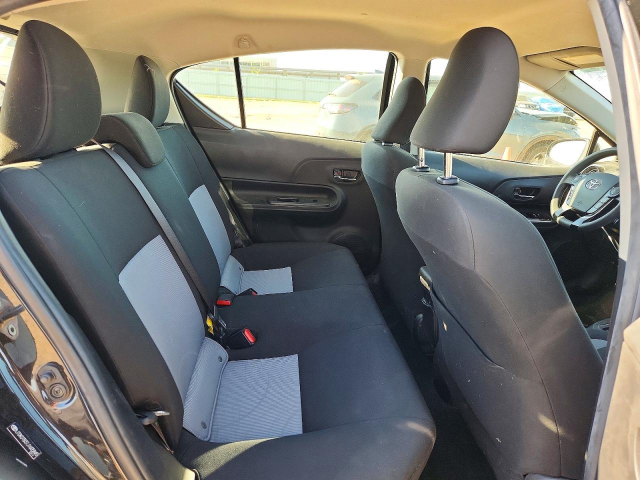 2018 TOYOTA Prius c