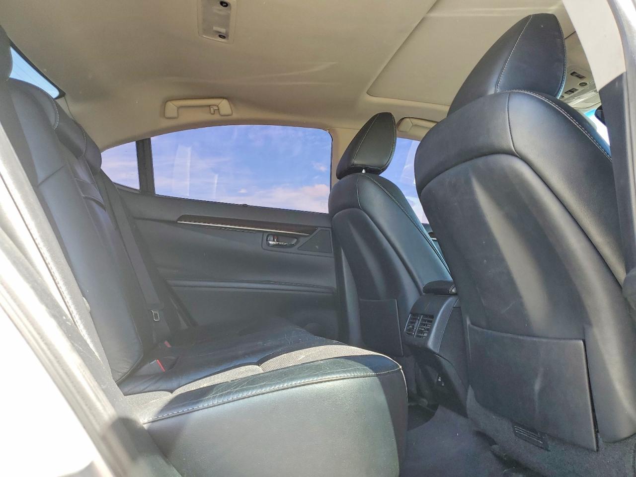 2013 LEXUS ES 300H
