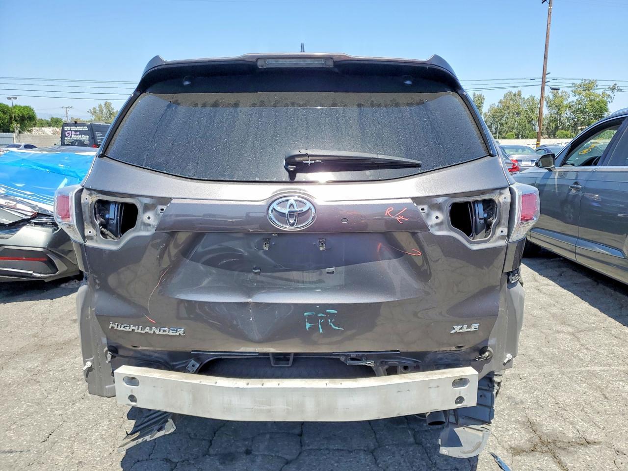 2014 TOYOTA HIGHLANDER