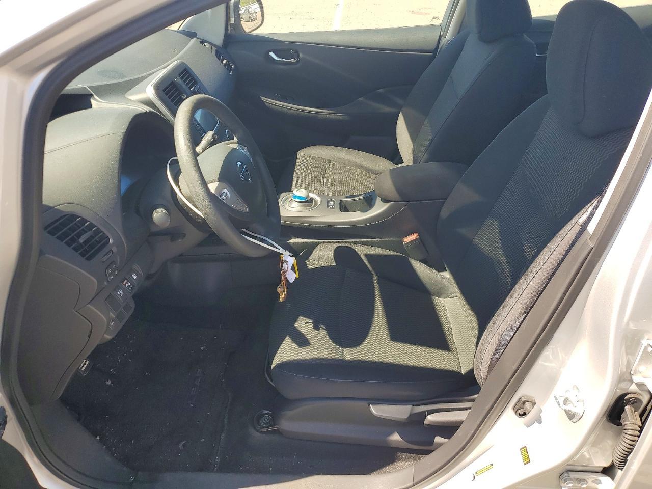 2017 NISSAN LEAF