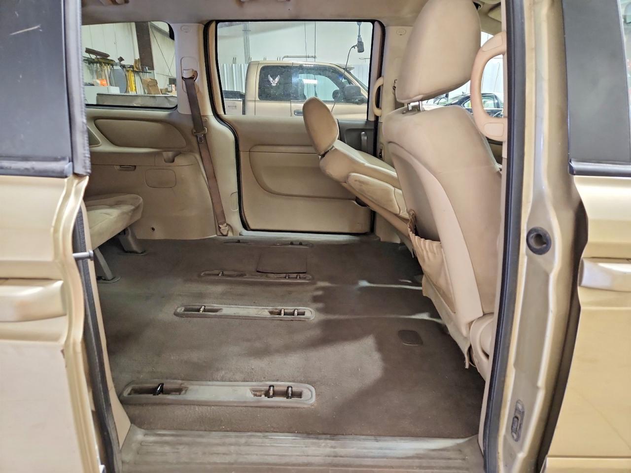 2011 KIA SEDONA