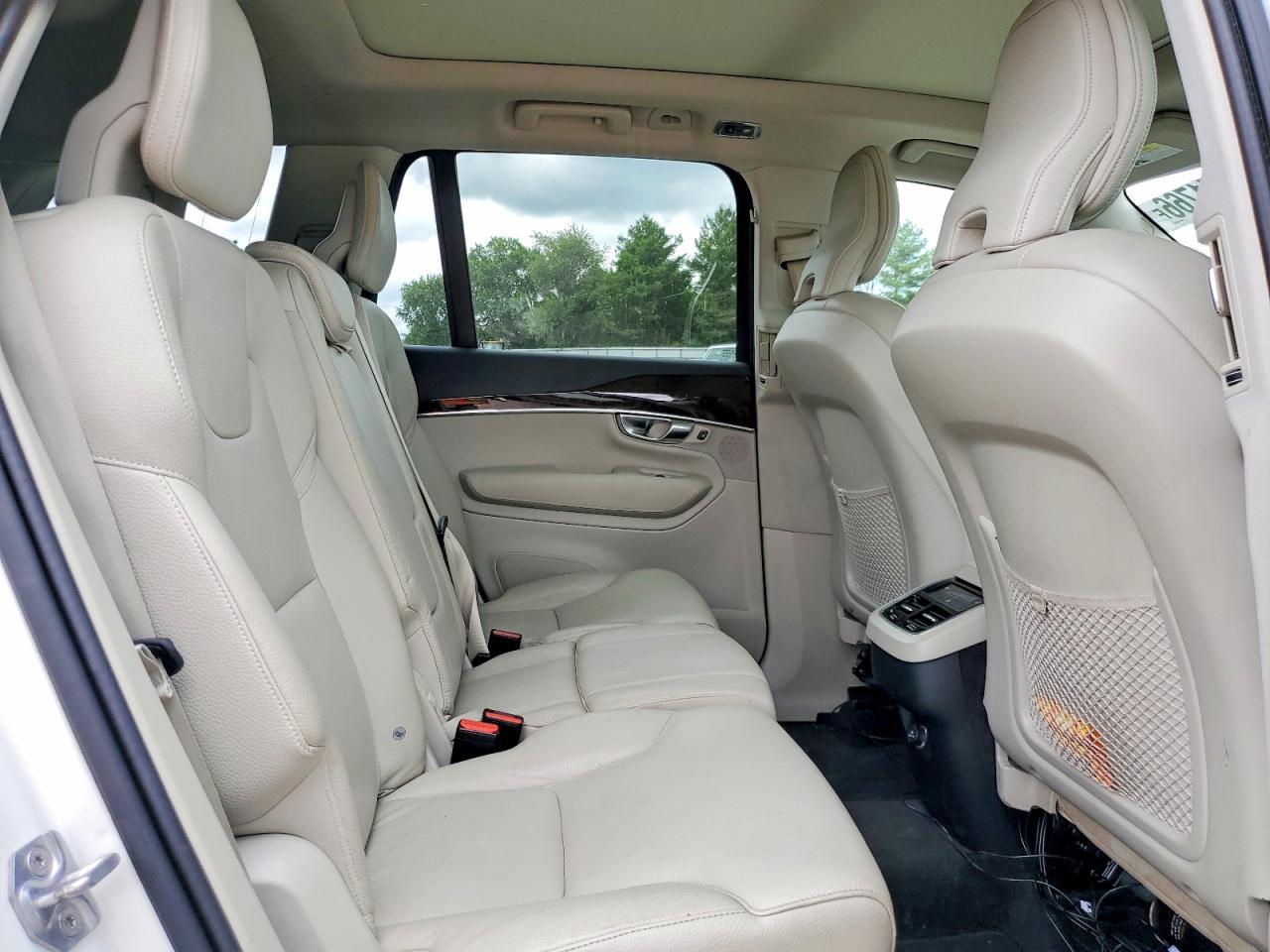 2019 VOLVO XC90