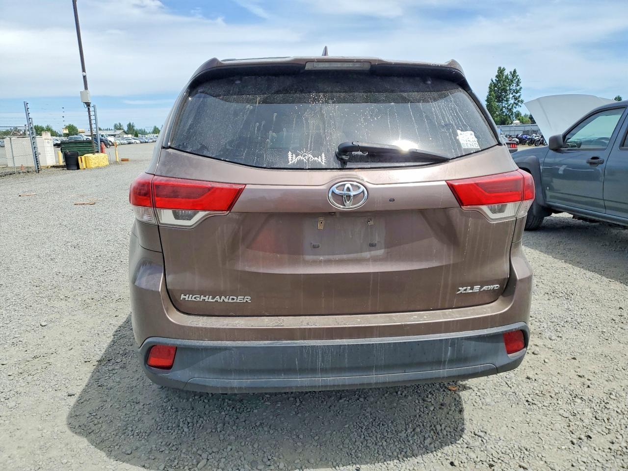 2017 TOYOTA HIGHLANDER