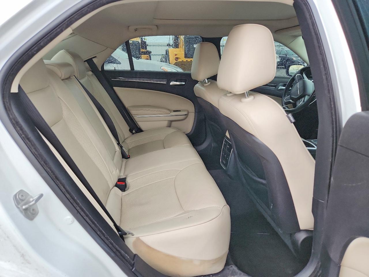 2016 CHRYSLER 300