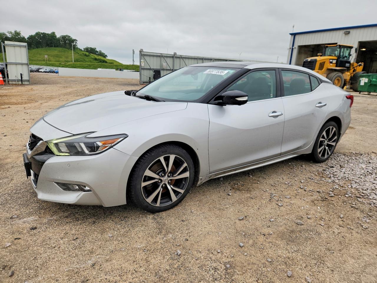 2016 NISSAN Maxima