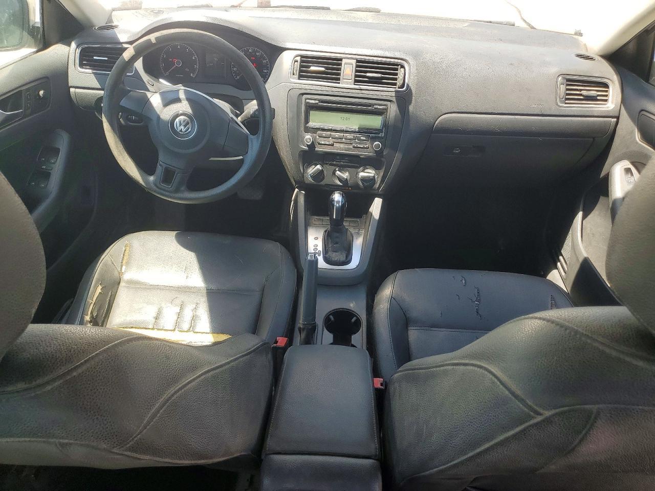 2011 VOLKSWAGEN JETTA