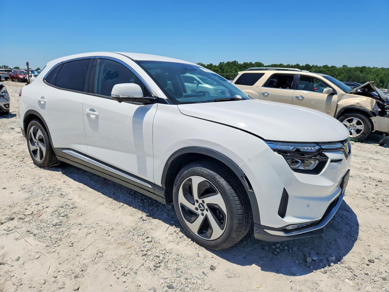 2024 VINFAST Vf8+