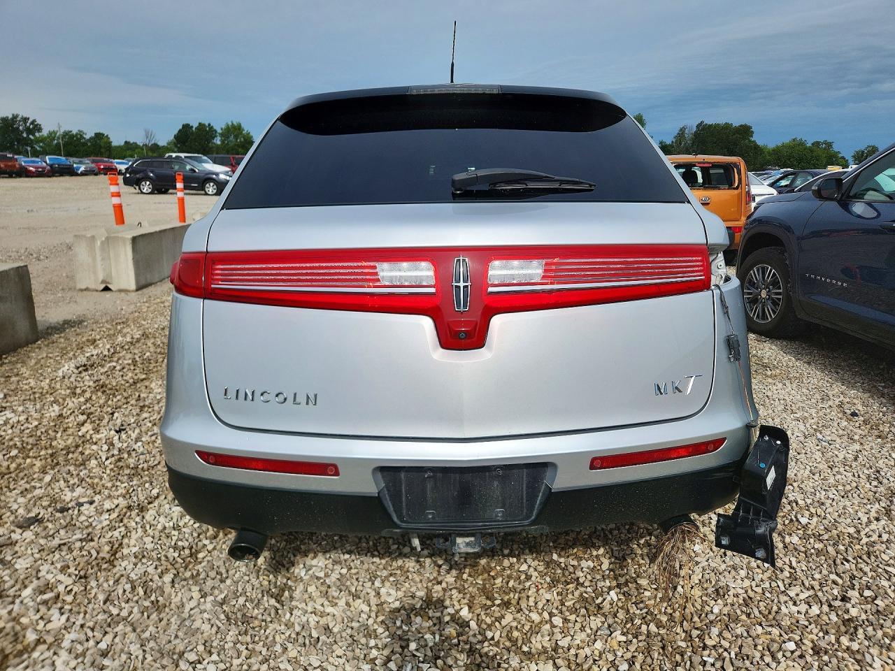 2018 LINCOLN MKT